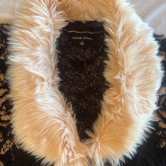 New York & Company Black and Cream Floral Teddy Jacket - Picture 3 of 4